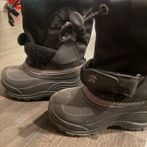 Kamik Black Waterproof Glove